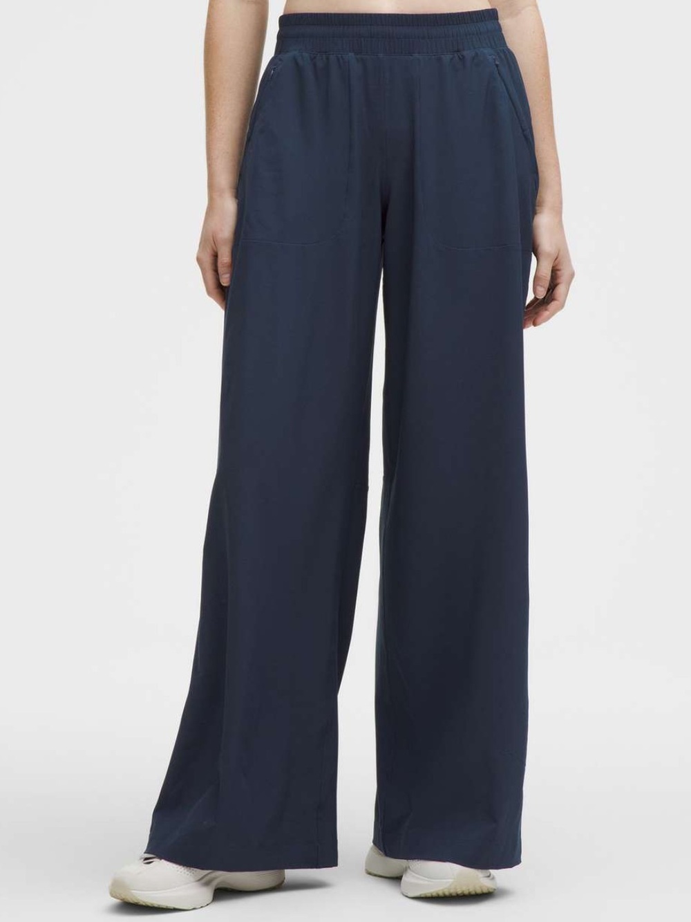 Lululemon Sz 8 Swift Mid-Rise Wide-Leg Pants
Club Blue Athletic Casual Classic